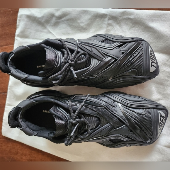 Balenciaga Sneakers - Picture 6 of 8